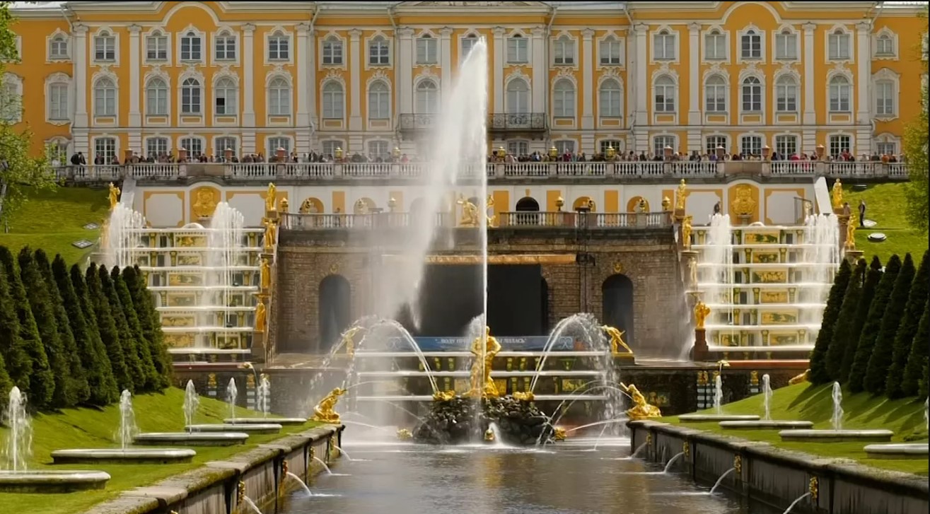 Lion Fountain: A Look at the Most Iconic Lion Head Outdoor Fountains Around  the World, image size:1315x727