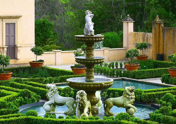 Renaissance Garden Beauty Fountain